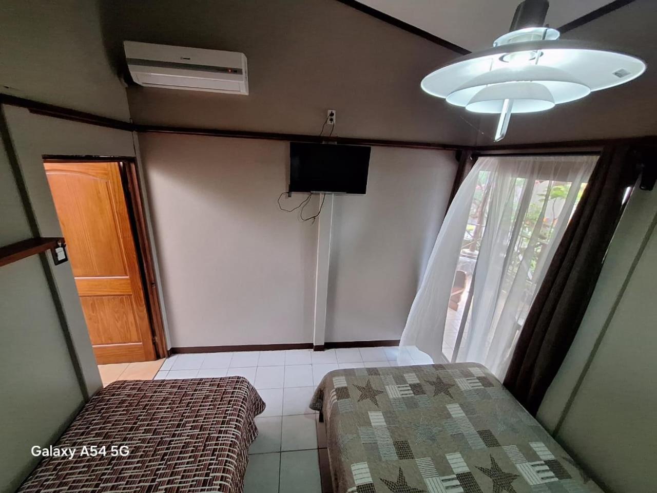 Iris Arenal Hotel La Fortuna Ngoại thất bức ảnh