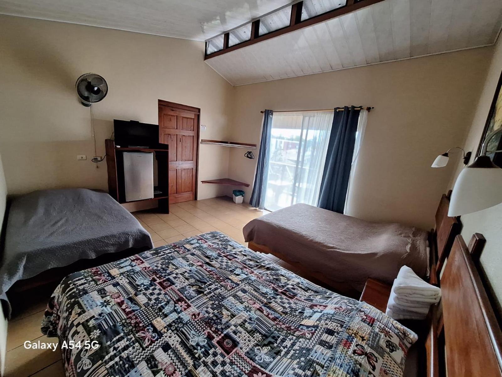 Iris Arenal Hotel La Fortuna Ngoại thất bức ảnh