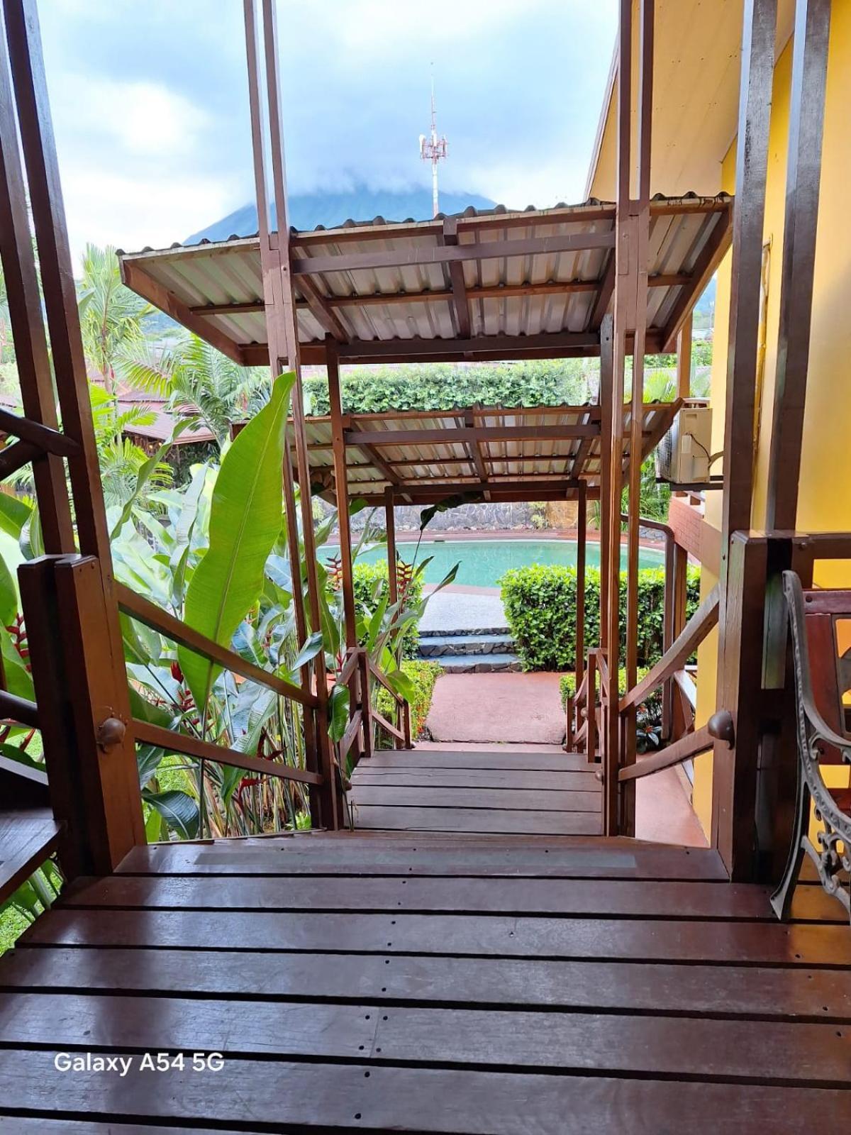 Iris Arenal Hotel La Fortuna Ngoại thất bức ảnh
