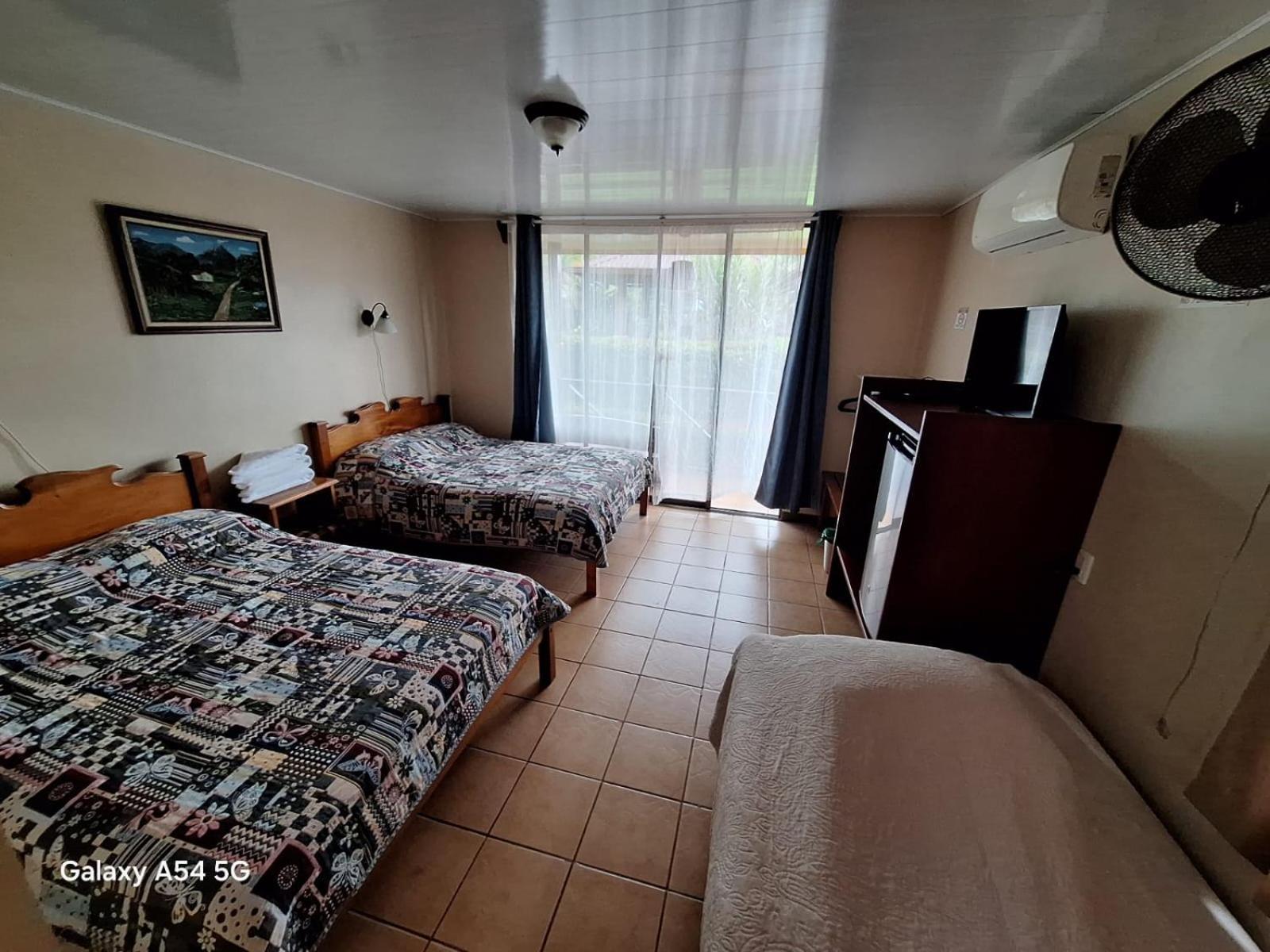 Iris Arenal Hotel La Fortuna Ngoại thất bức ảnh