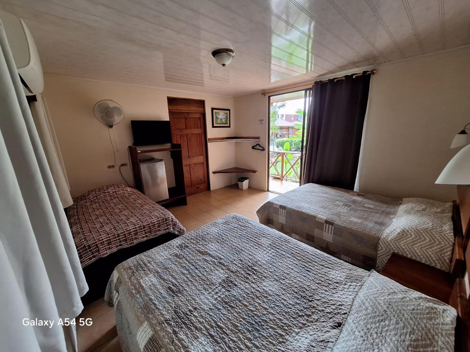 Iris Arenal Hotel La Fortuna Ngoại thất bức ảnh