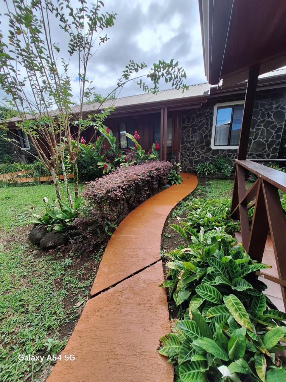 Iris Arenal Hotel La Fortuna Ngoại thất bức ảnh